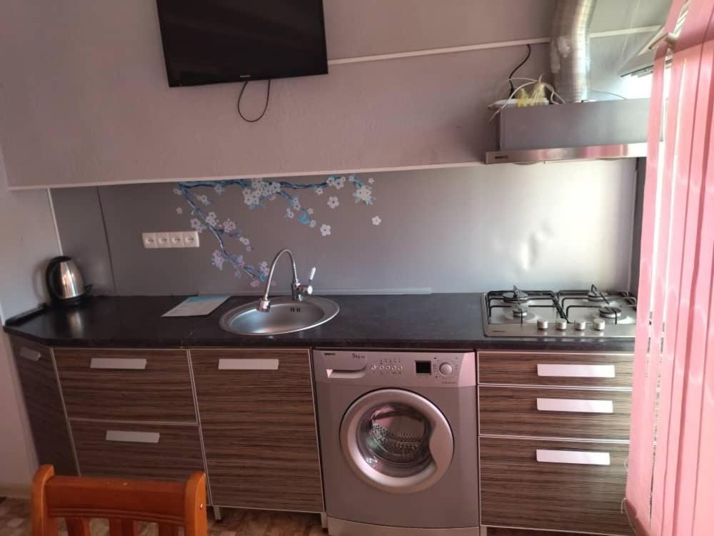 Hotel Gostinyi Dvor 博斯特里 外观 照片