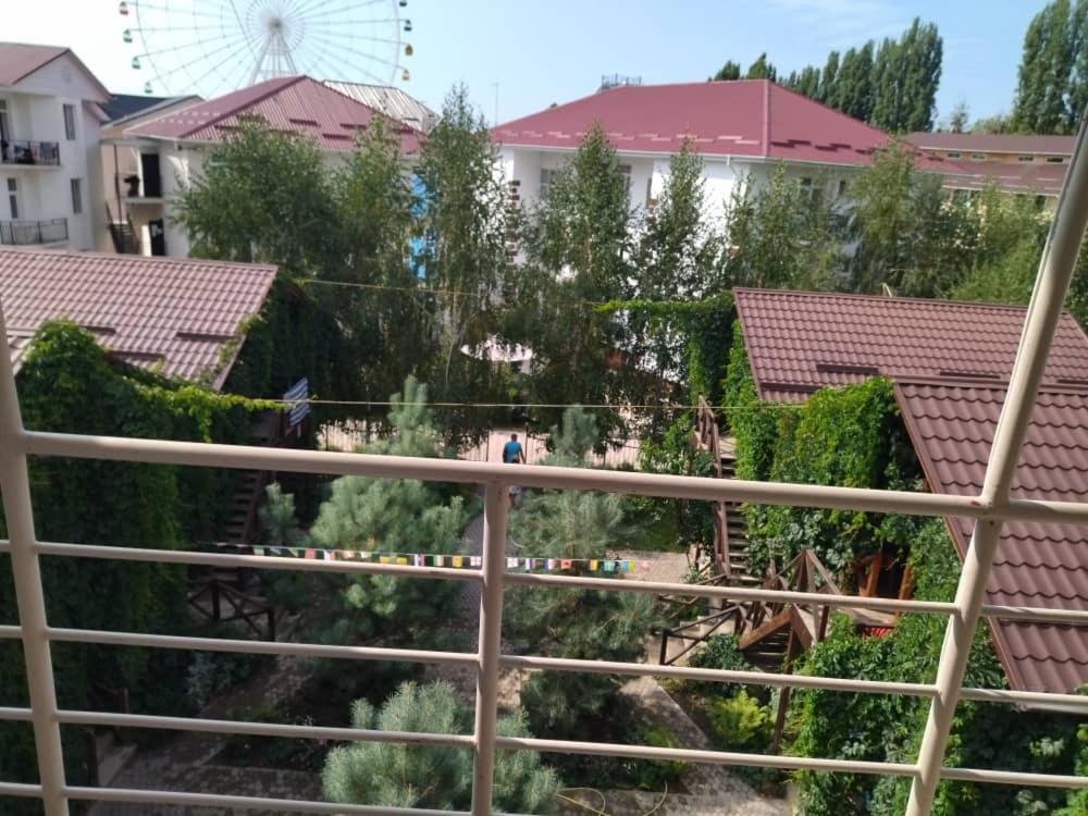 Hotel Gostinyi Dvor 博斯特里 外观 照片