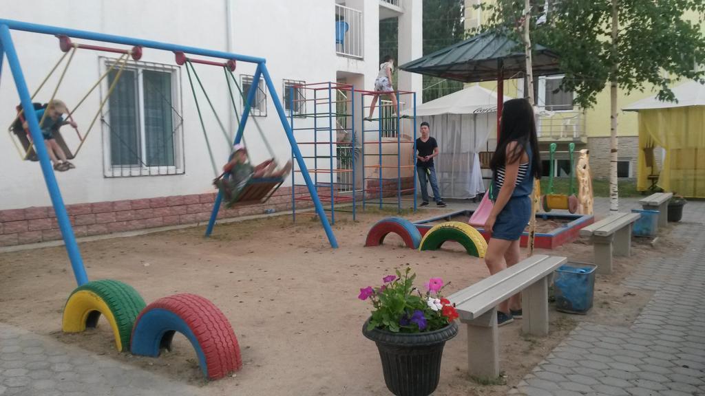 Hotel Gostinyi Dvor 博斯特里 外观 照片