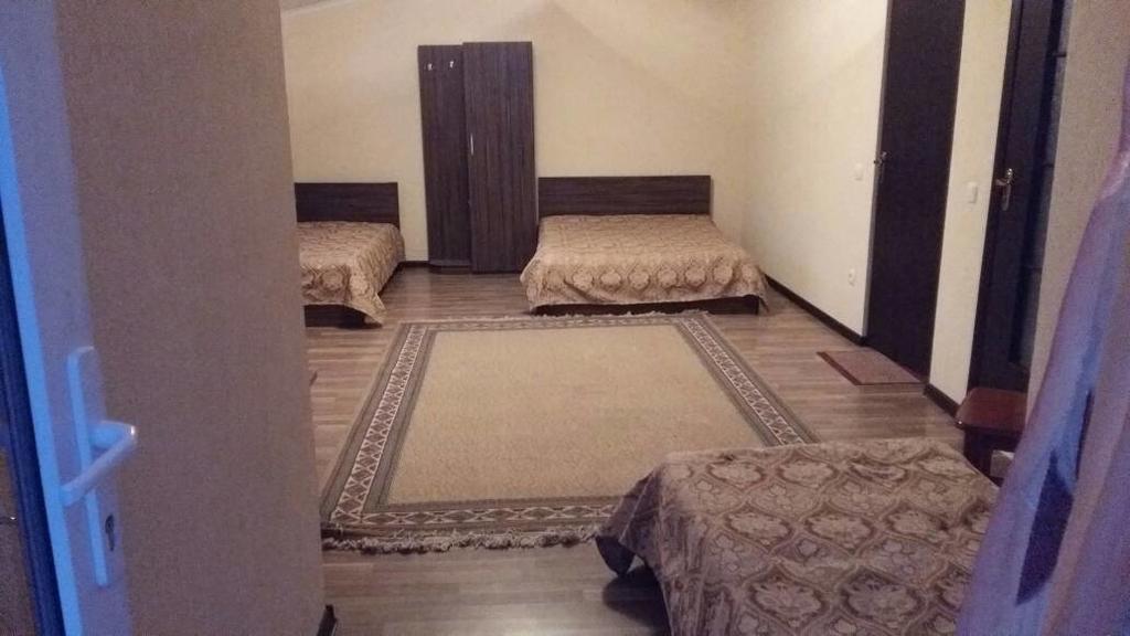 Hotel Gostinyi Dvor 博斯特里 外观 照片